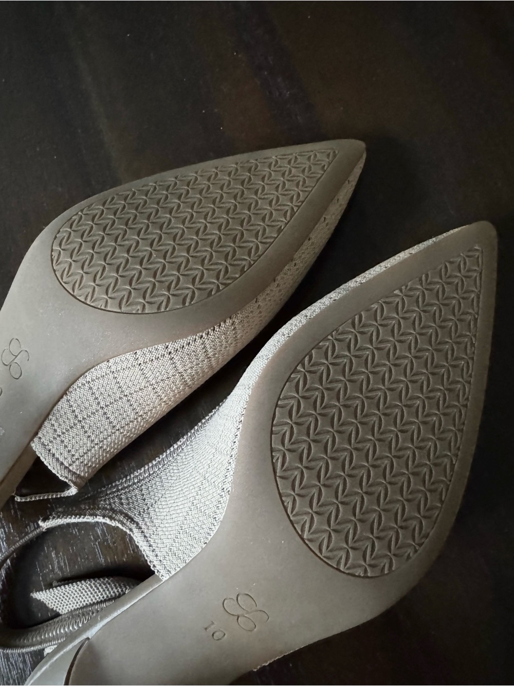 Cosy Island - EverLush Bowknot Pointed Toe Heeled Slingback - Low Heeled
- NWT - Picture 8 of 10